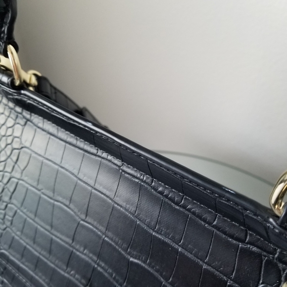 Modern Picnic Large Luncher in Black Faux Crocodile - Picture 14 of 15